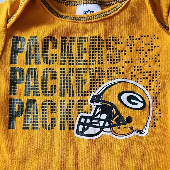 NFL Greenbay Packers Yellow Onsie with Helmet Design - Picture 4 of 4